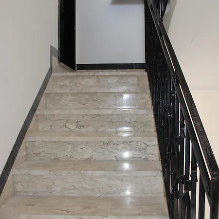 D&c House *