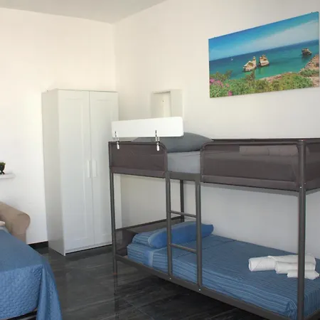 Apartment D&c House *